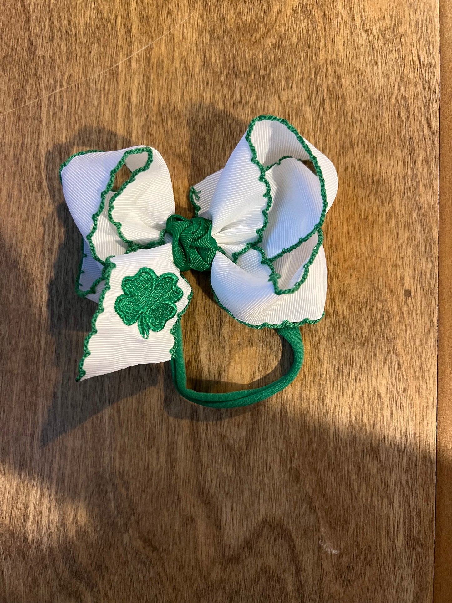 Emerald Clover Bow